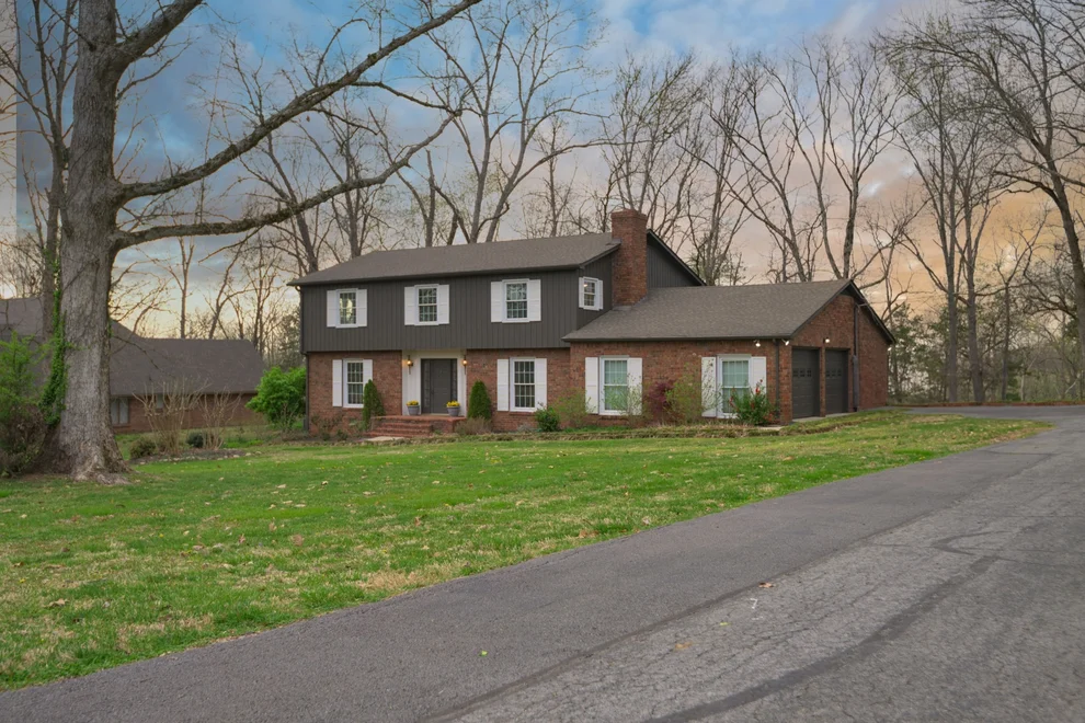 Unit for sale at 366 Riverbend Country Club Rd, Shelbyville, TN 37160