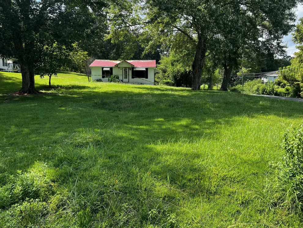 Unit for sale at 932 Bell Road SE, Cleveland, TN 37323
