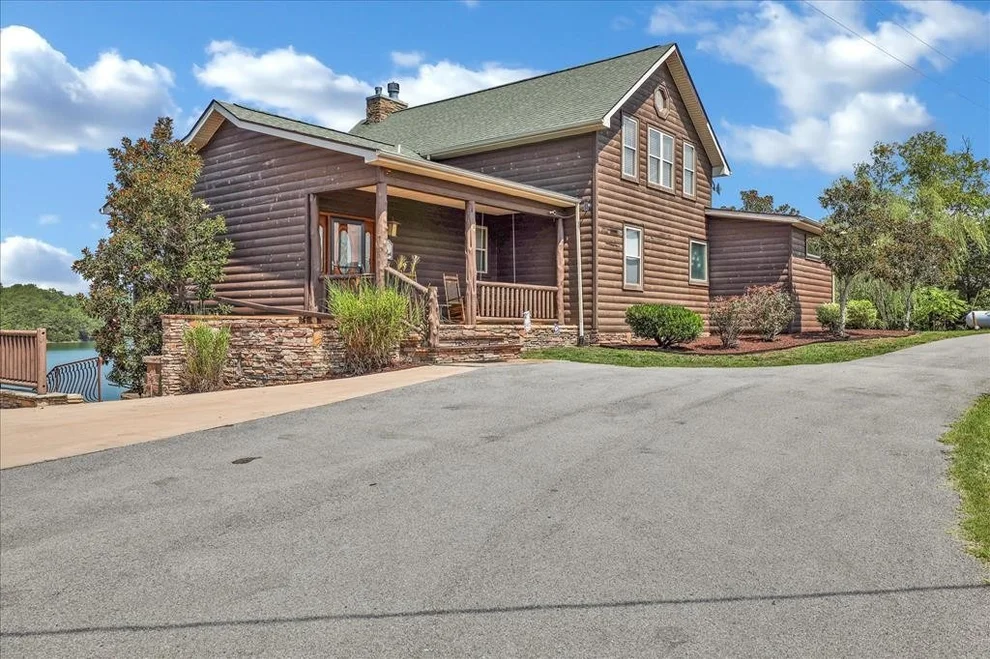 Unit for sale at 2571 Jim Henry Road, Dandridge, TN 37725