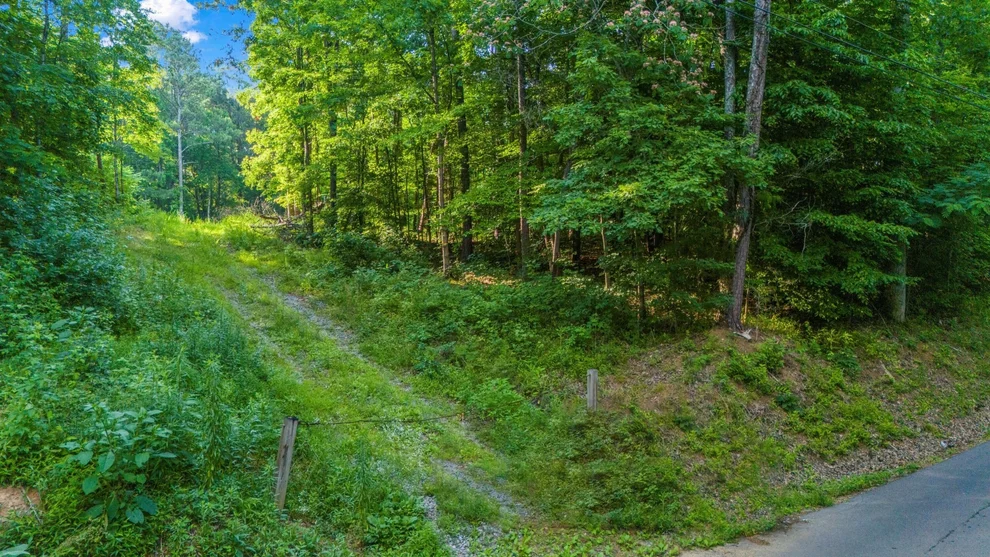 Unit for sale at 384 SW Harris Creek Road, Cleveland, TN 37311