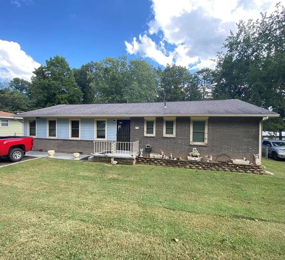 Unit for sale at 3236 Wilderness Road, Knoxville, TN 37917