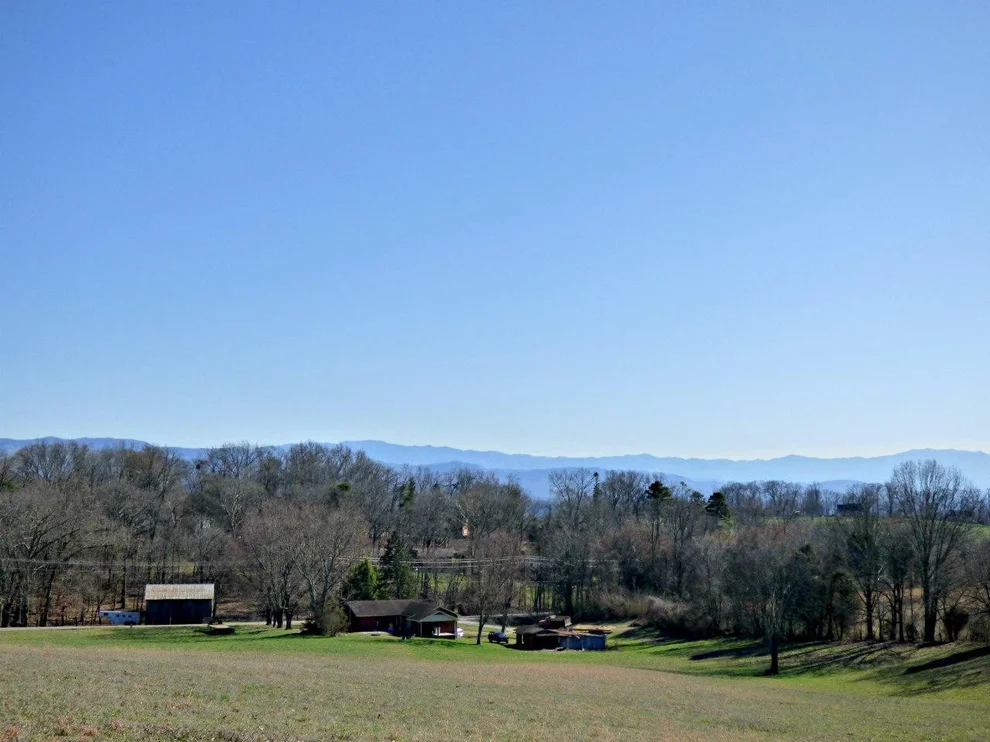 Unit for sale at 6 Valley Home Rd, Dandridge, TN 37725