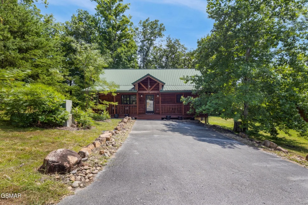 Unit for sale at 2212 Pinnacle Rdg Trail, Sevierville, TN 37876