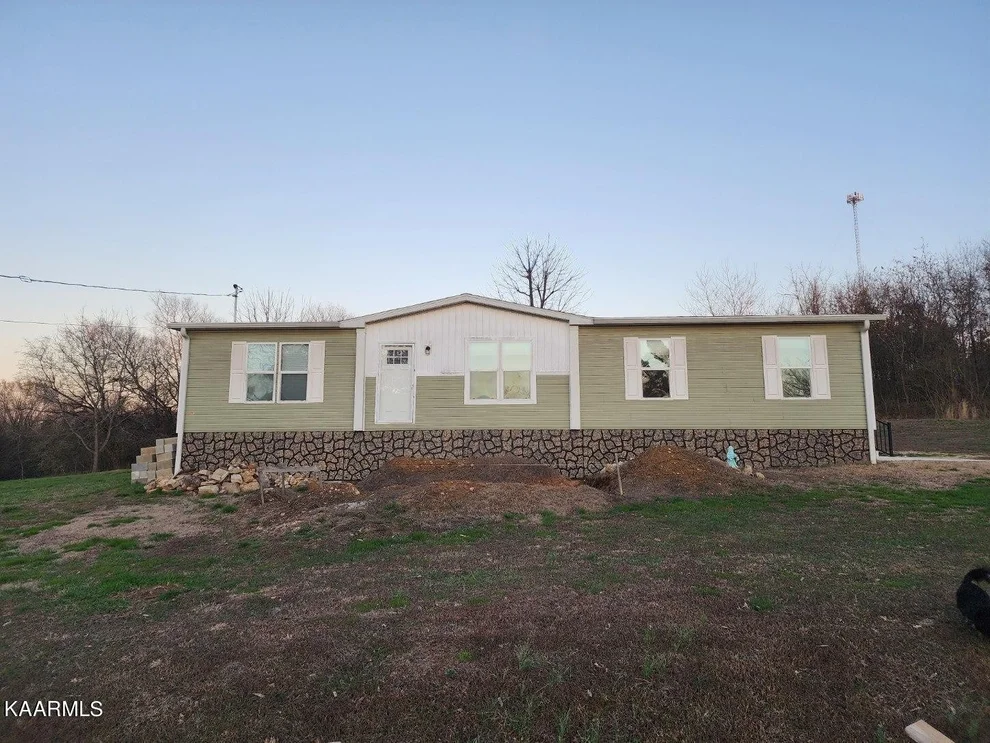 Unit for sale at 1225 S Tellico St, Madisonville, TN 37354
