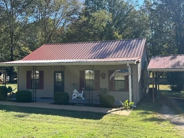 Unit for sale at 330 S 6TH ST, Selmer, TN 38375