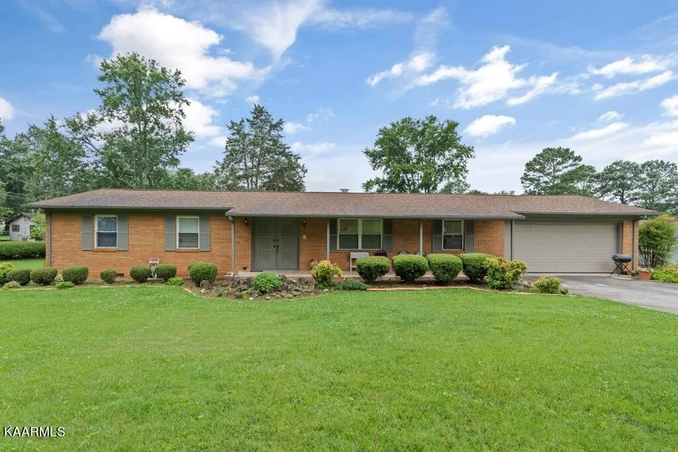 Unit for sale at 7101 Fontis Drive, Knoxville, TN 37918