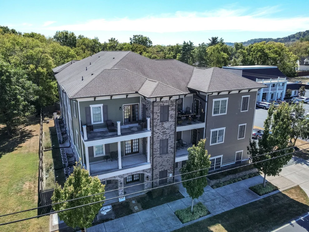 Unit for sale at 1319 W Main St, Franklin, TN 37064