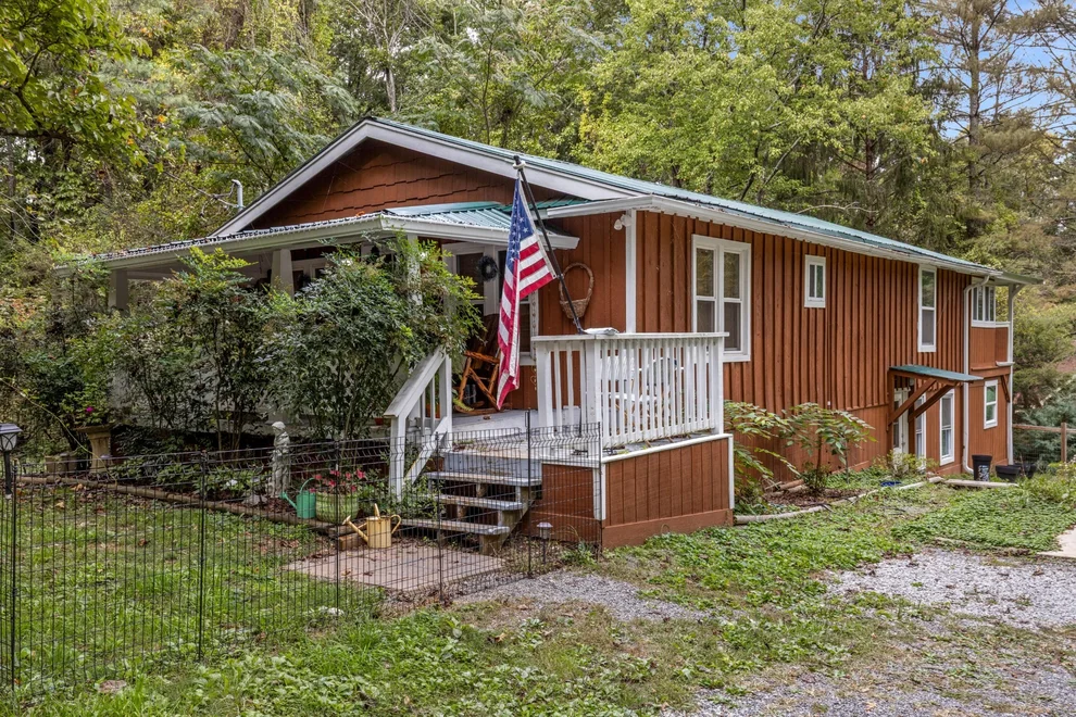 Unit for sale at 5000 Sawyer Road, Signal Mountain, TN 37377