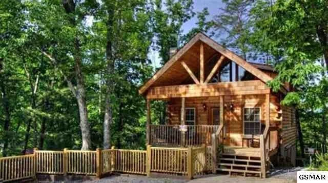 Unit for sale at 950 Iron Mountain, Pigeon Forge, TN 37863
