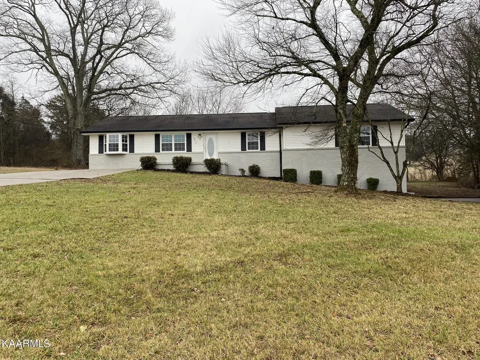 Unit for sale at 5910 Nine Mile Rd, Maryville, TN 37801