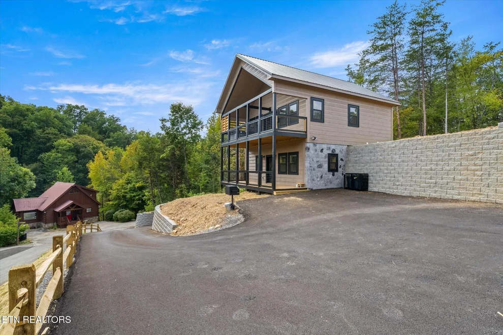 Unit for sale at 2431 Cobbler Way, Pigeon Forge, TN 37863