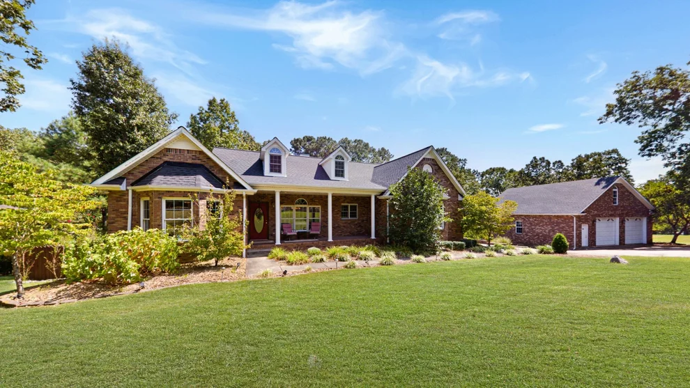 Unit for sale at 811 Cypress Harbor Rd, New Concord, KY 42076