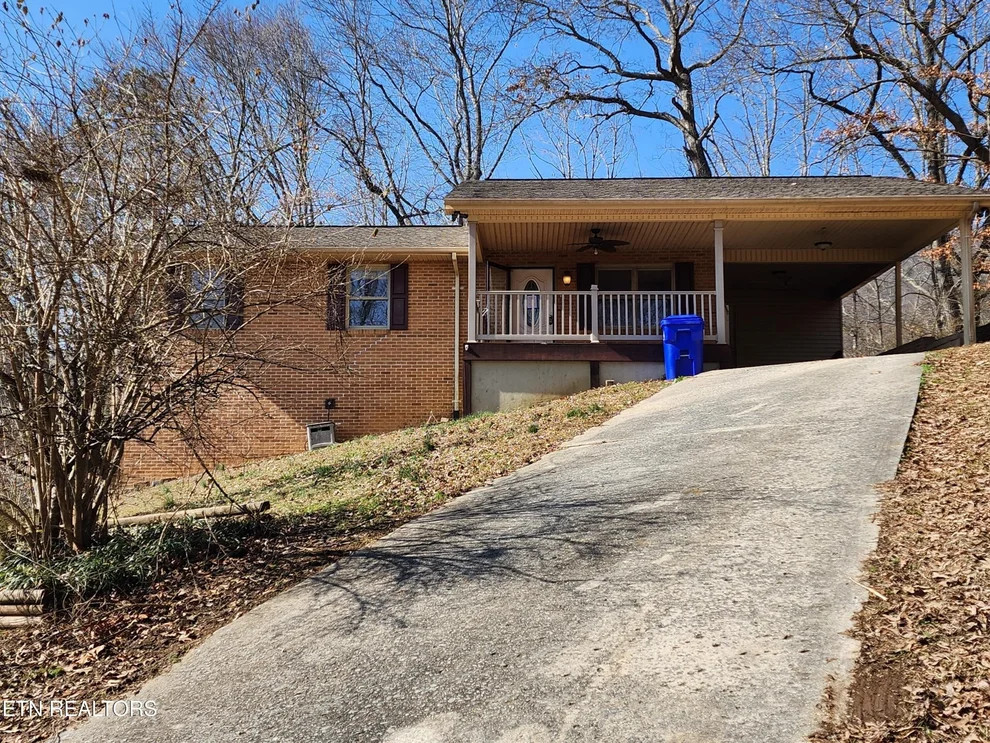 Unit for sale at 107 Rosemont Lane, Harriman, TN 37748