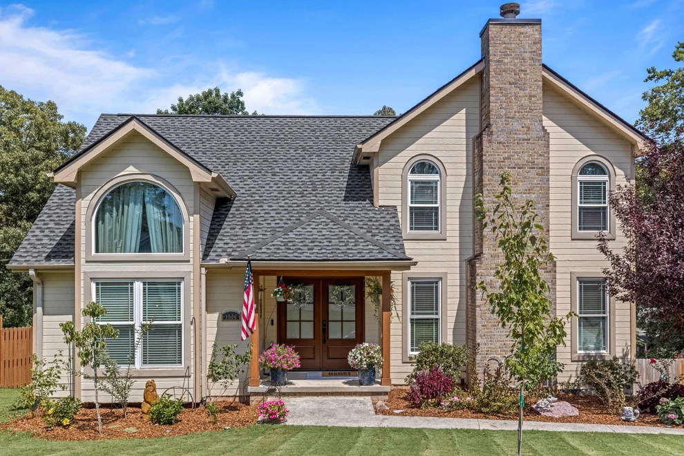 Unit for sale at 1906 Port Royal Drive, Soddy Daisy, TN 37379