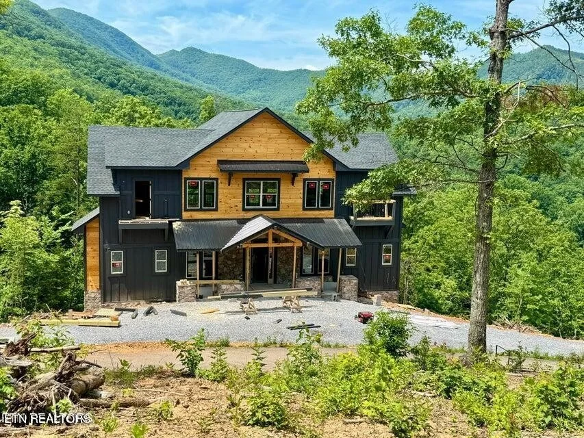 Unit for sale at 955 Caney Creek Rd, Pigeon Forge, TN 37863
