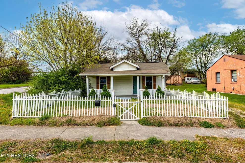Unit for sale at 2531 E Glenwood Ave, Knoxville, TN 37917