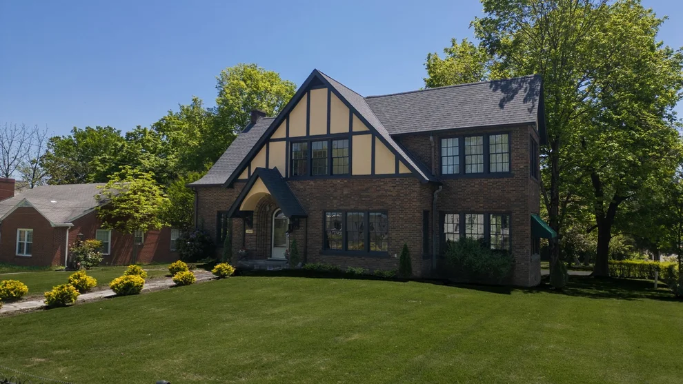 Unit for sale at 1007 Poplar St, Murray, KY 42071