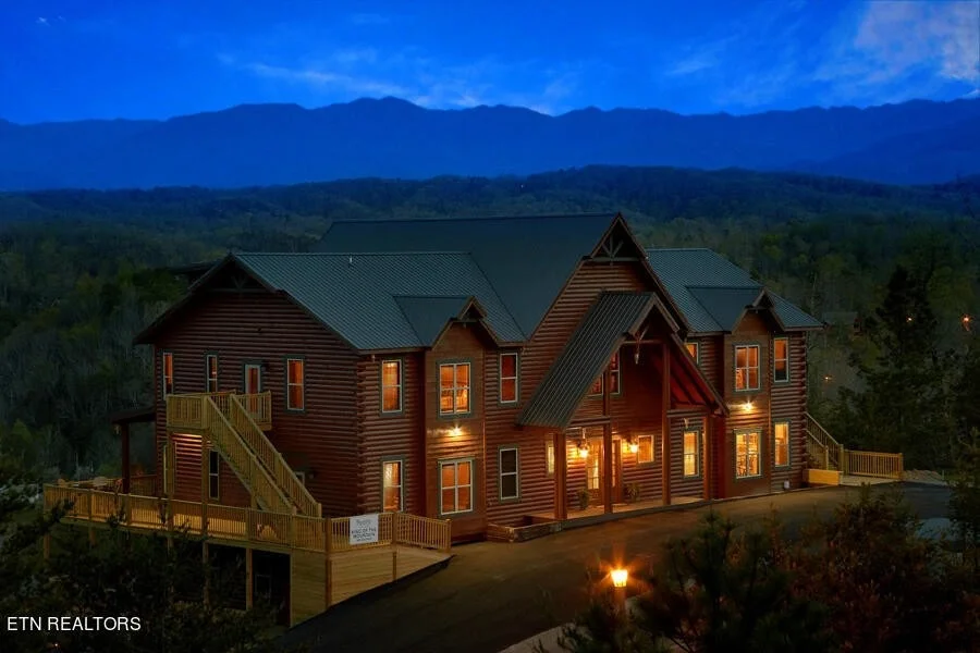 Unit for sale at 2006 Thistle Thorn Tr, Sevierville, TN 37876