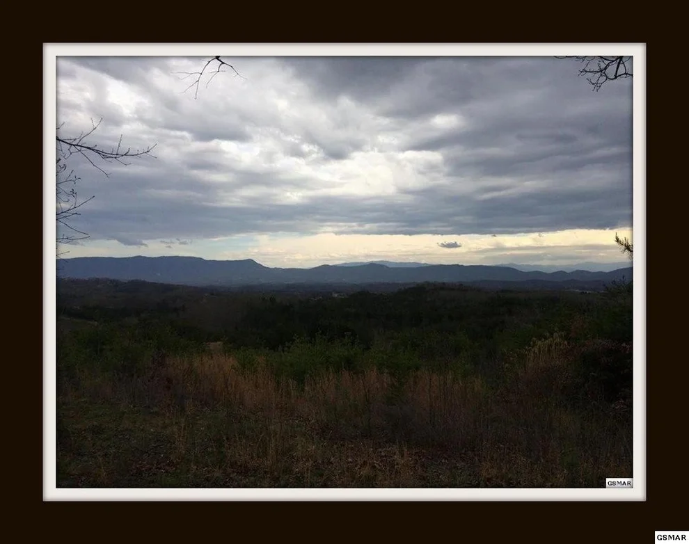 Unit for sale at 91 Kinder Lane, Dandridge, TN 37725