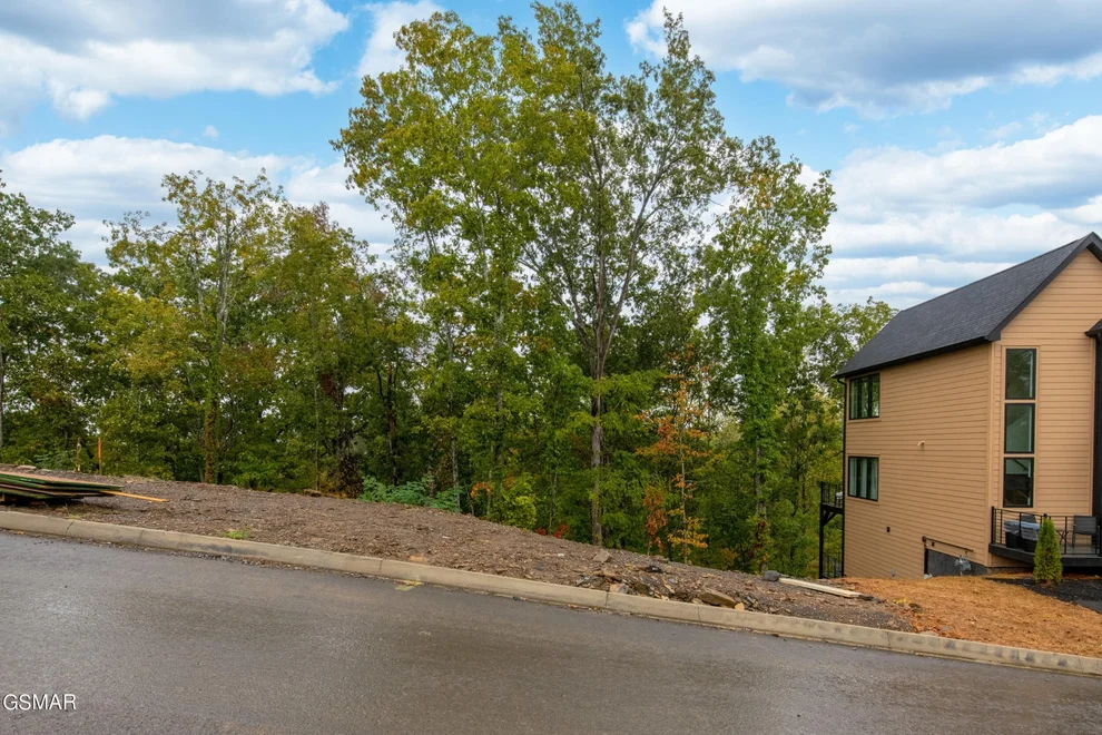 Unit for sale at 129 Reedmont Way, Sevierville, TN 37876