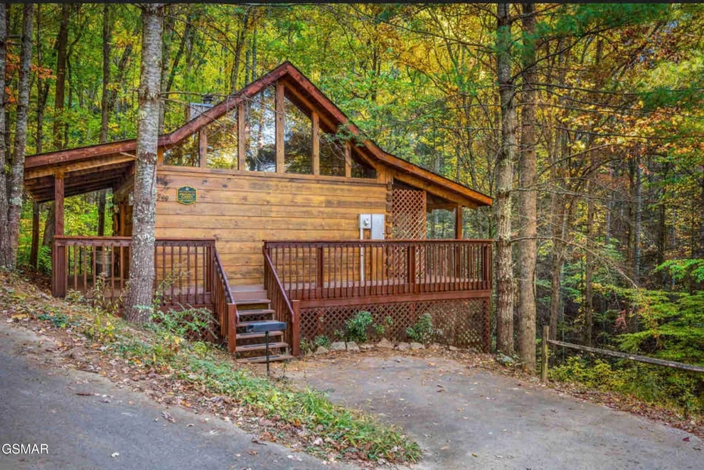 Unit for sale at 3289 Twin Mountain Way, Pigeon Forge, TN 37863