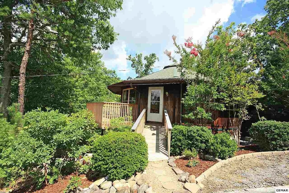 Unit for sale at 826 Leisure Lane, Gatlinburg, TN 37738