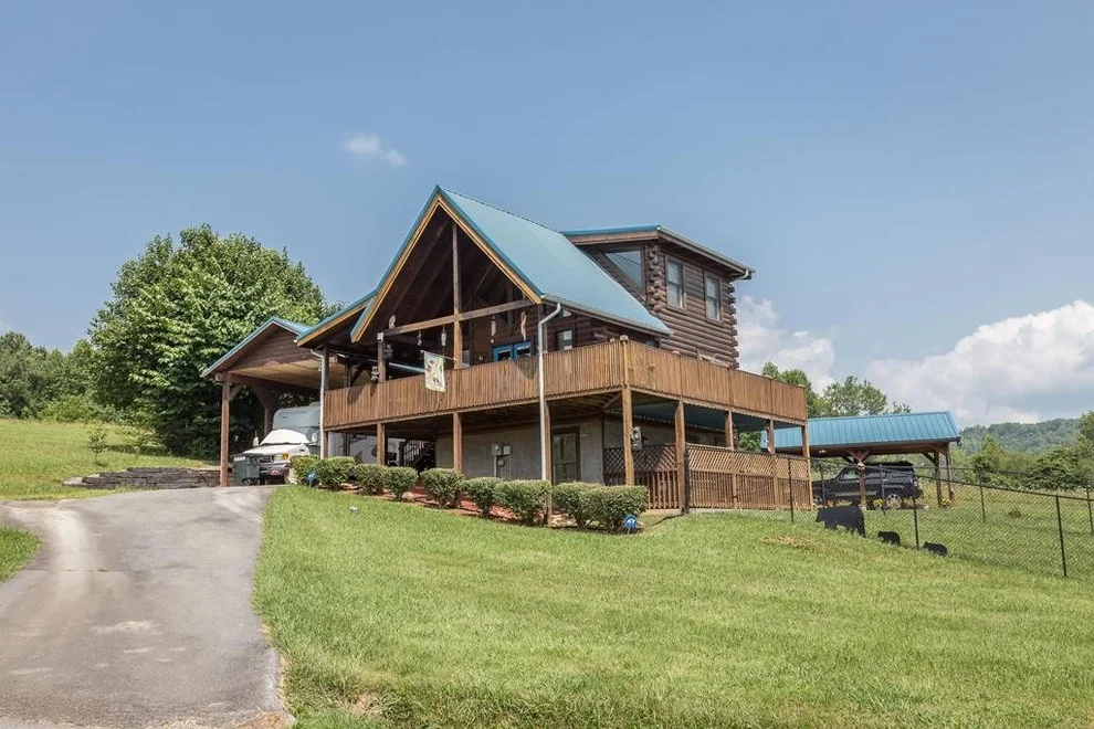 Unit for sale at 3402 Cherokee Ridge Way, Sevierville, TN 37862