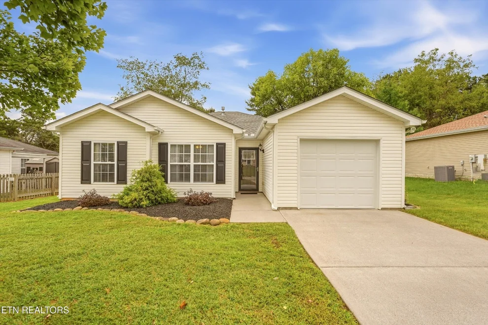 Unit for sale at 2326 Slate Valley Lane, Knoxville, TN 37923