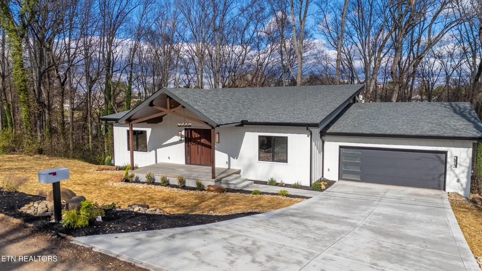 Unit for sale at 7513 Twining Drive, Knoxville, TN 37919