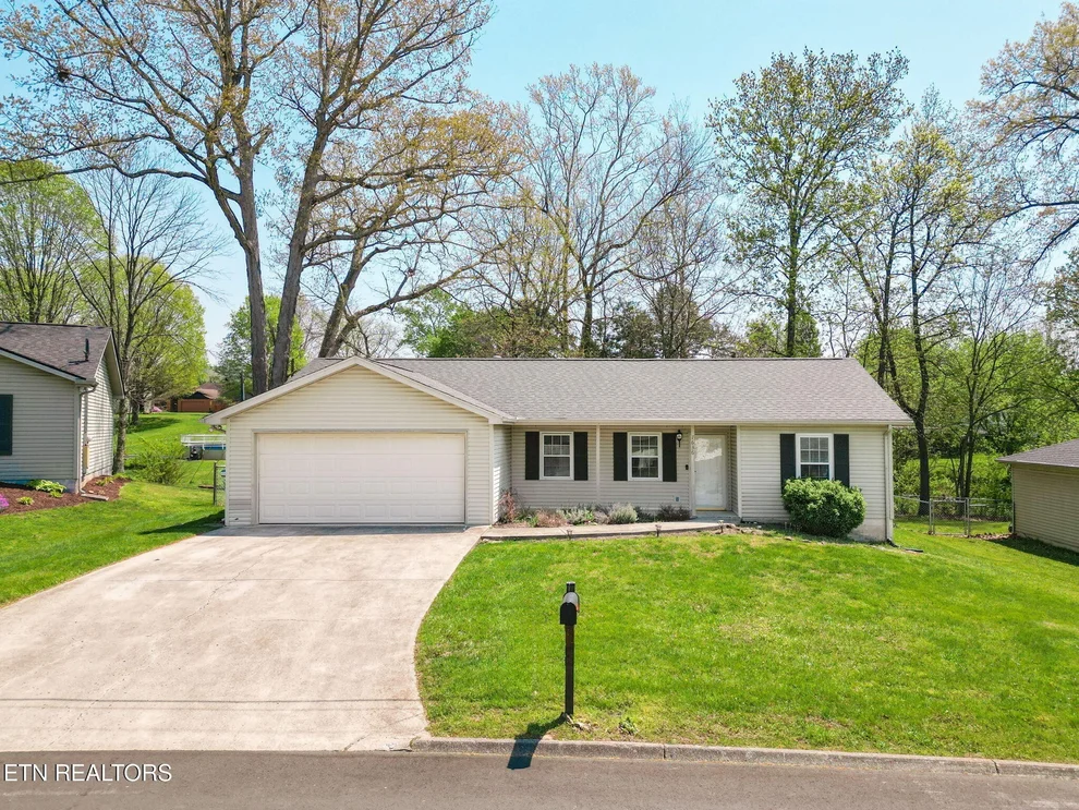 Unit for sale at 7636 Trey Oaks Lane, Knoxville, TN 37918