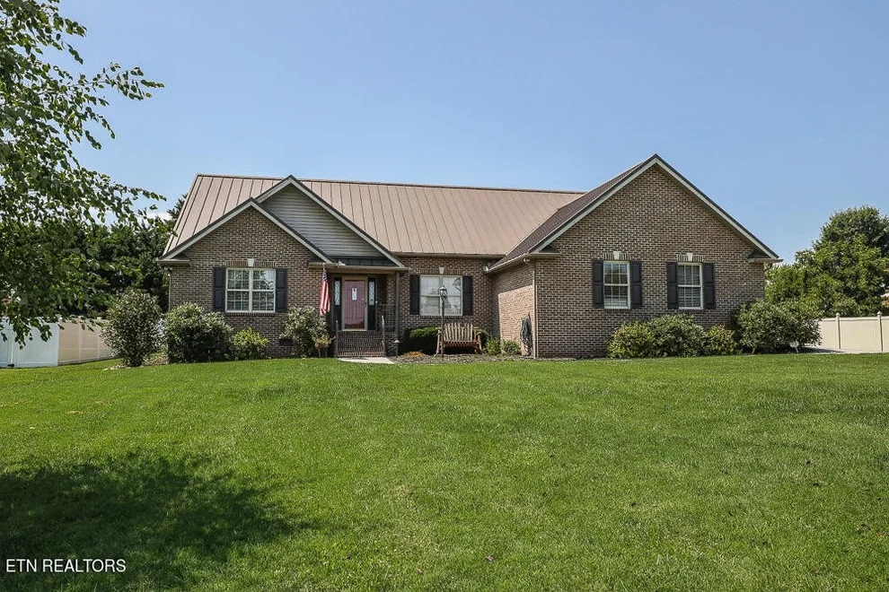 Unit for sale at 529 Sweet Briar Drive, Maryville, TN 37804