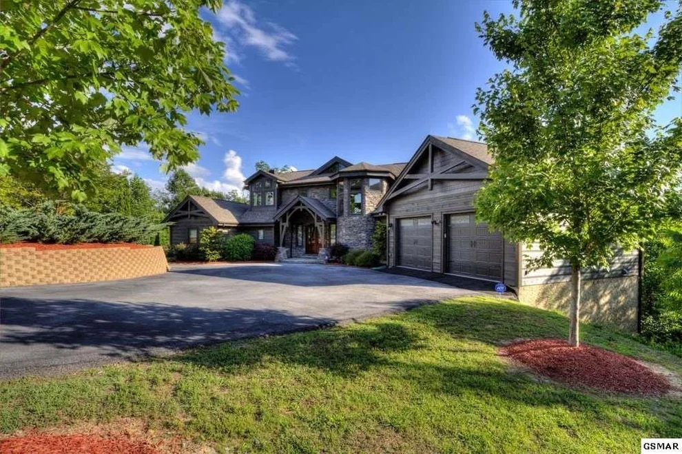 Photo of 3043 Summit Trails Drive, Sevierville, TN 37862