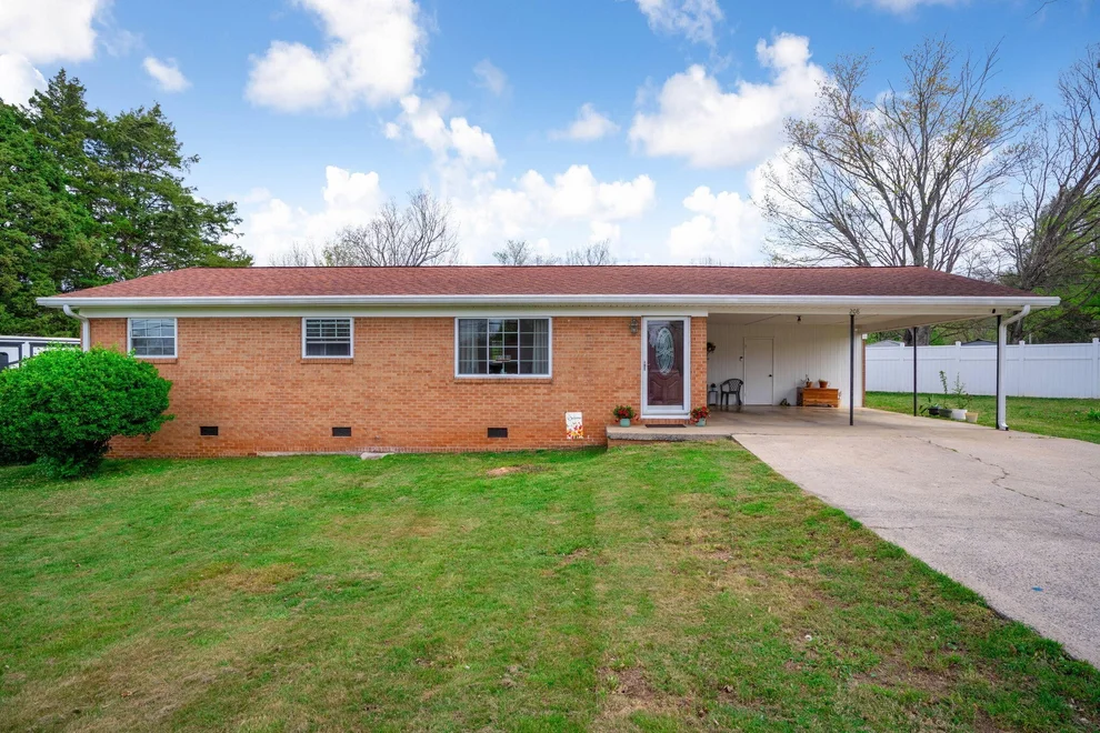 Unit for sale at 208 Million Street, Athens, TN 37303