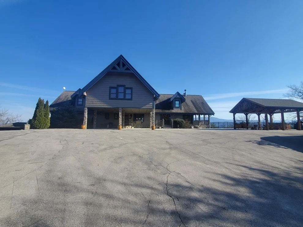 Unit for sale at 3106 Summit Trails Drive, Sevierville, TN 37862