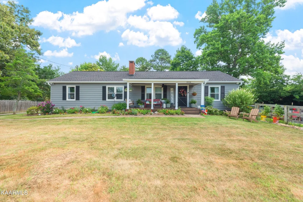 Unit for sale at 3208 Meadowrun Lane, Knoxville, TN 37931