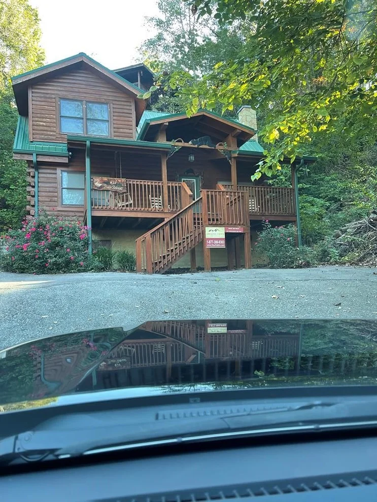 Unit for sale at 633 Chickasaw Gap Way, Pigeon Forge, TN 37863
