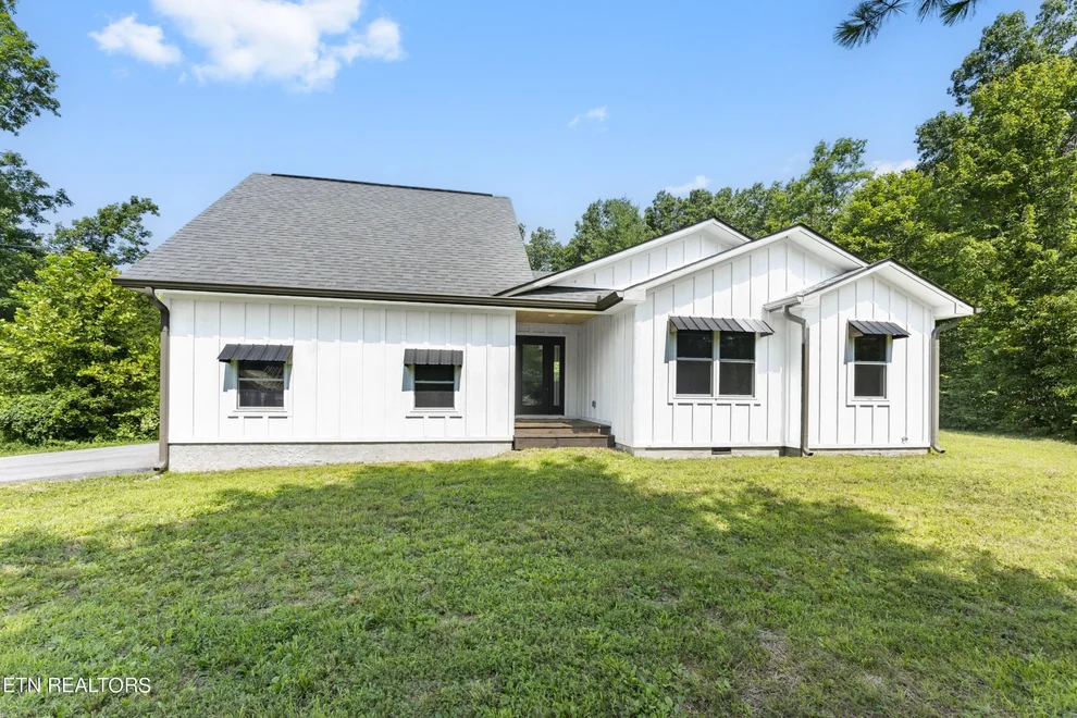 Unit for sale at 178 Jay Loop, Jamestown, TN 38556