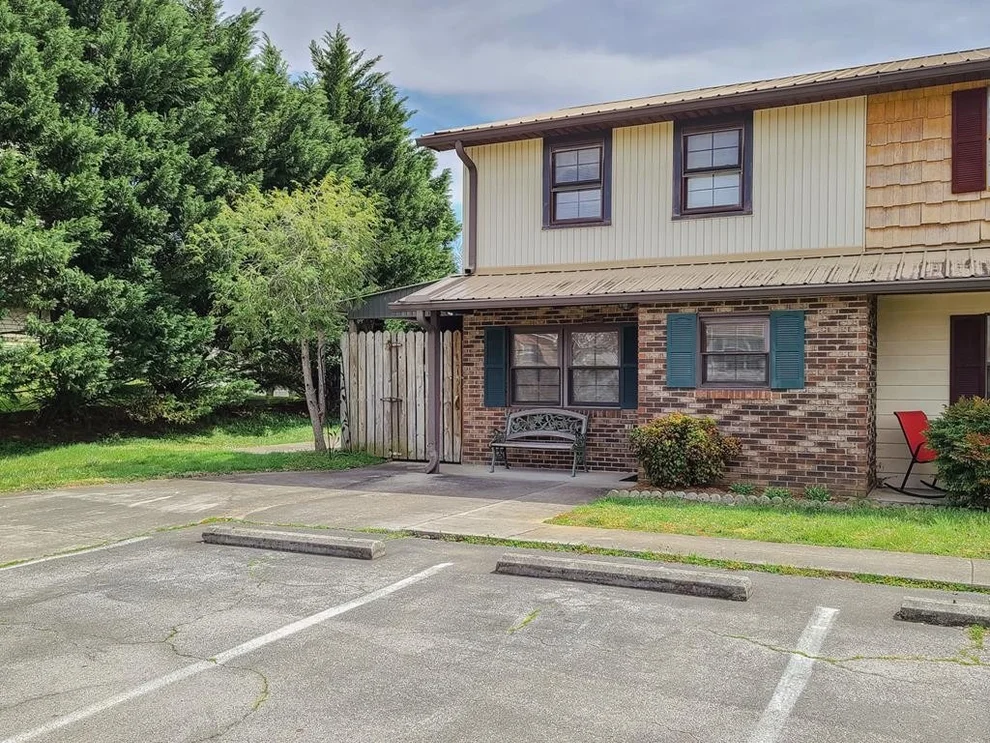 Unit for sale at 625 Asbury Drive, Pigeon Forge, TN 37863
