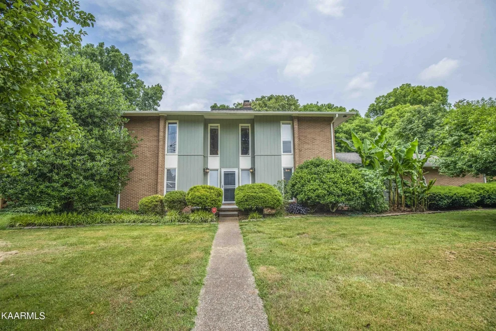 Unit for sale at 8713 Wimbledon Drive, Knoxville, TN 37923