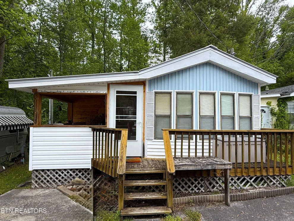 Unit for sale at 5355 East Pkwy, Cosby, TN 37722