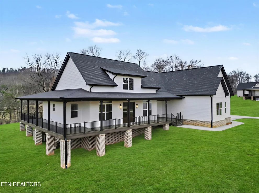 Unit for sale at 821 Franklin Crossing, Maryville, TN 37804