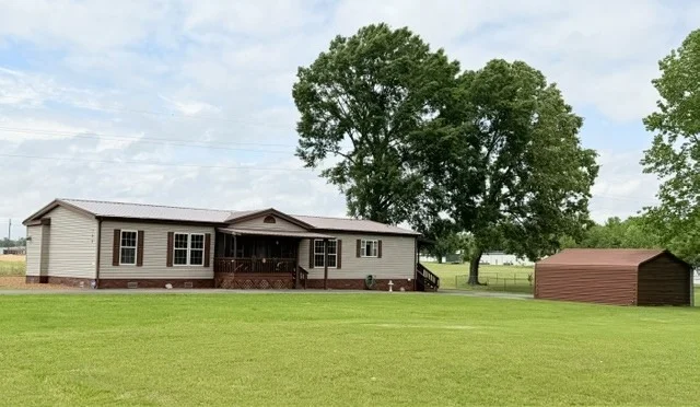 Unit for sale at 182 Running Deer Ln, Paris, TN 38242