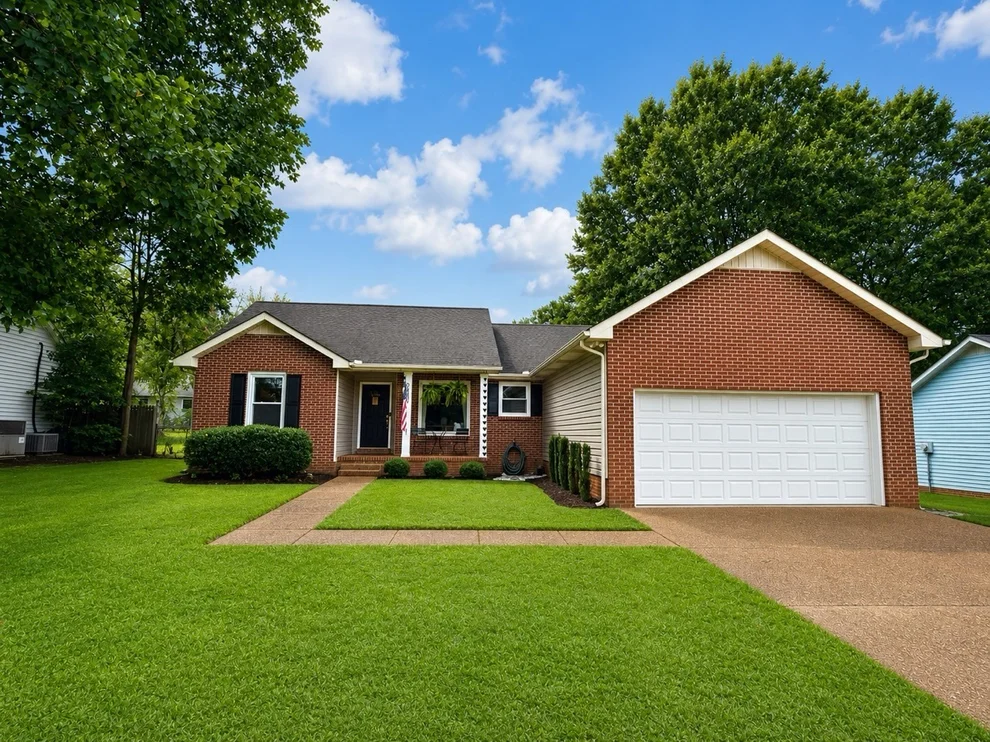 Unit for sale at 2433 Snyder Ct, Murfreesboro, TN 37129