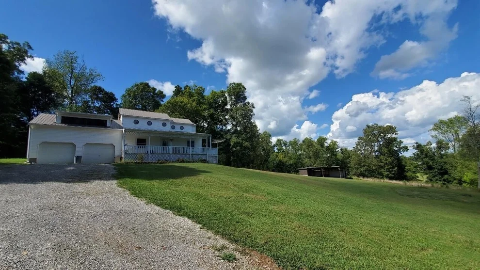 Unit for sale at 966 Chestnut Grove Rd, Dandridge, TN 37725
