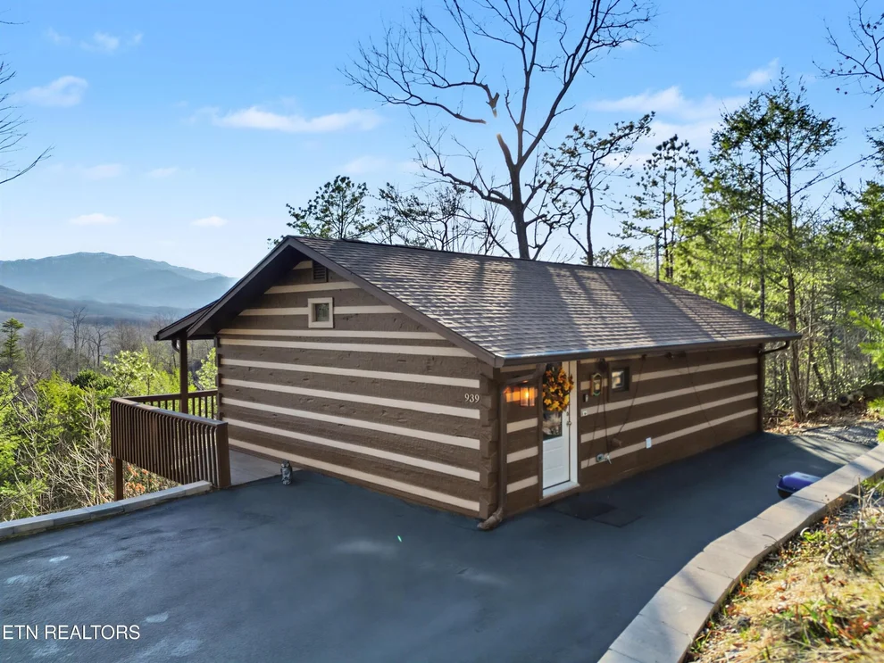 Unit for sale at 939 Vixen Run, Gatlinburg, TN 37738