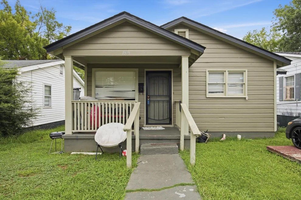 Unit for sale at 1909 Cleveland Avenue, Chattanooga, TN 37404
