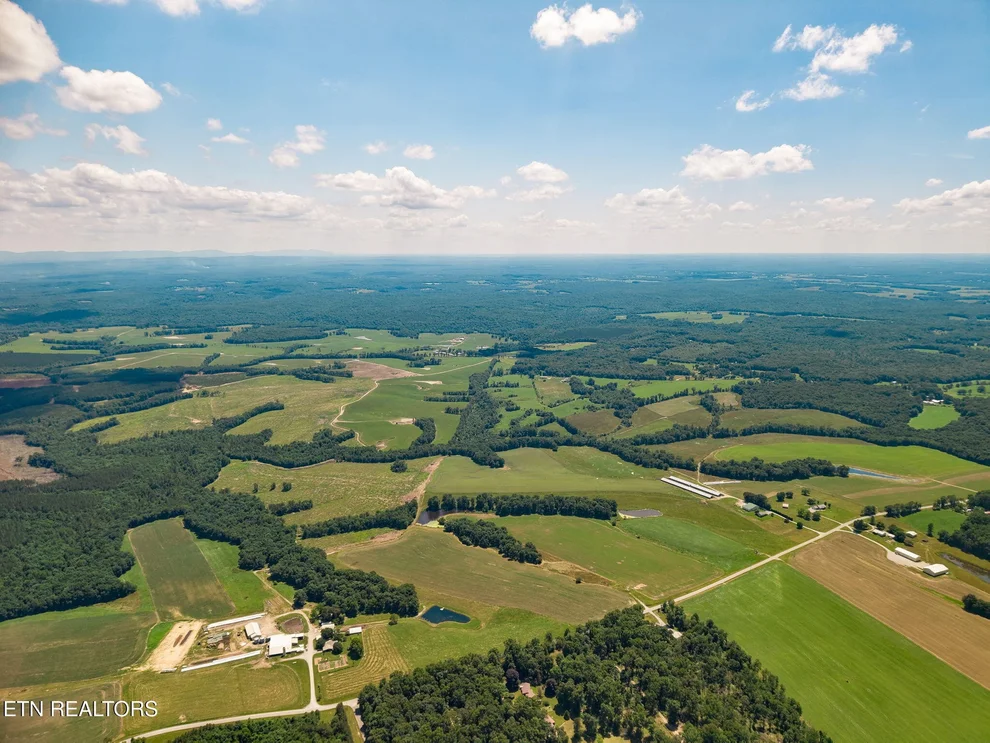 Unit for sale at 246 Perkins Tr, Deer Lodge, TN 37726