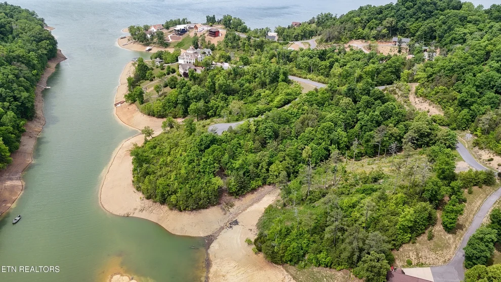 Unit for sale at 26 Stone Shr Way, Dandridge, TN 37725