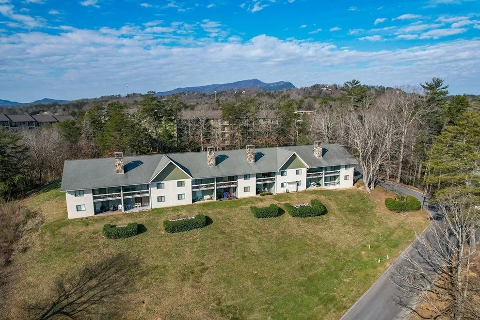 Unit for sale at 526 Briarcliff Way, Pigeon Forge, TN 37863