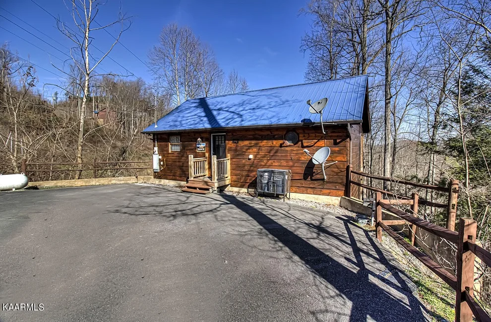 Unit for sale at 1235 Annes Rd, Gatlinburg, TN 37738